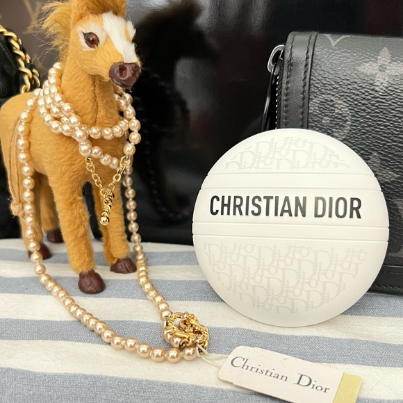 DIOR LOTION GIVEAWAY - Picture 1 of 1